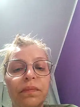 Snapshot of BritneyHudson chatting on February 13, 2:18 am BritneyHudson online show from February 13, 2:18 am