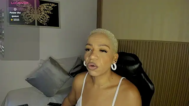 summer night  online show from April 1, 11:22 am