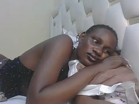 Snapshot of hairy_pussy4 chatting on February 24, 5:05 am hairy pussy4 online show from February 24, 5:05 am