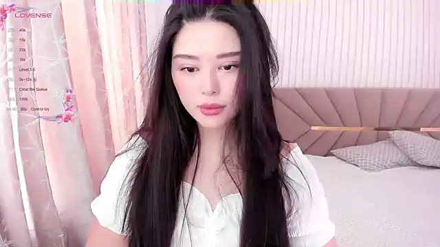 Snapshot of tenderlybaee chatting on December 14, 5:18 am tenderlybaee online show from December 14, 5:18 am