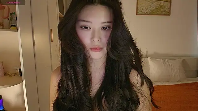 Snapshot of tenderlybaee chatting on November 6, 4:35 am tenderlybaee online show from November 6, 4:35 am