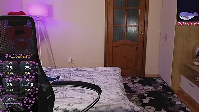 D0nna  online show from March 22, 8:26 pm