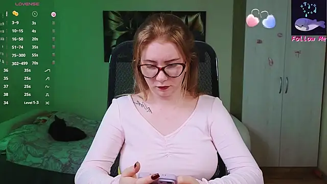 D0nna  online show from September 13, 9:25 pm