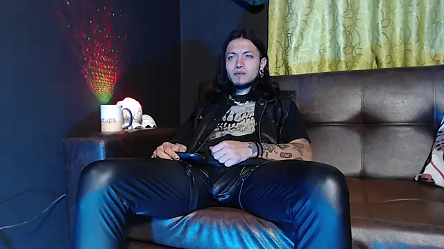 Dicaprioo  online show from May 18, 2:29 am