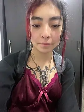 Snapshot of _Gothiccbitch_ chatting on December 18, 9:14 am  Gothiccbitch  online show from December 18, 9:14 am
