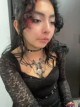 Snapshot of _Gothiccbitch_ chatting on December 21, 1:10 pm  Gothiccbitch  online show from December 21, 1:10 pm