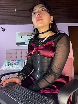 Snapshot of _Gothiccbitch_ chatting on February 26, 8:26 am  Gothiccbitch  online show from February 26, 8:26 am