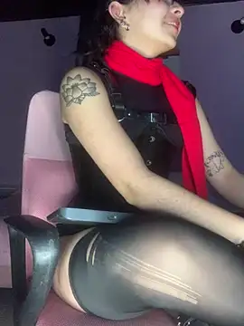 Snapshot of _Gothiccbitch_ chatting on March 1, 10:02 am  Gothiccbitch  online show from March 1, 10:02 am