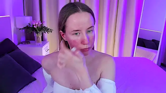 Cassie Kelman online show from February 2, 2:48 am