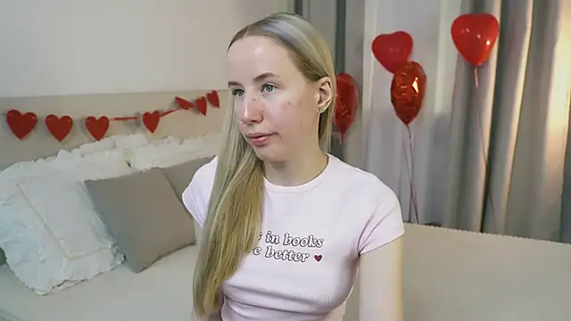 Snapshot of Cassie_Kelman chatting on February 14, 9:33 pm Cassie Kelman online show from February 14, 9:33 pm