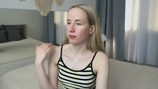 Snapshot of Cassie_Kelman chatting on February 16, 9:11 pm Cassie Kelman online show from February 16, 9:11 pm