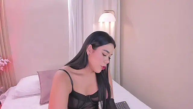 Snapshot of mara_brooks chatting on December 2, 8:37 pm mara brooks online show from December 2, 8:37 pm