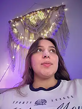 Snapshot of Naughty_arabs chatting on February 27, 10:43 pm Naughty arabs online show from February 27, 10:43 pm