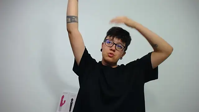 alex noa online show from February 25, 11:00 pm