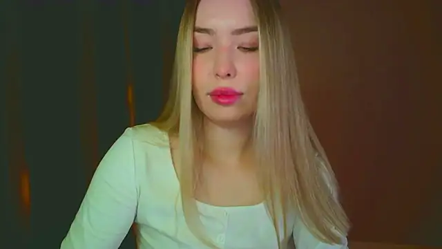 mia raspberrie online show from January 7, 2:42 am