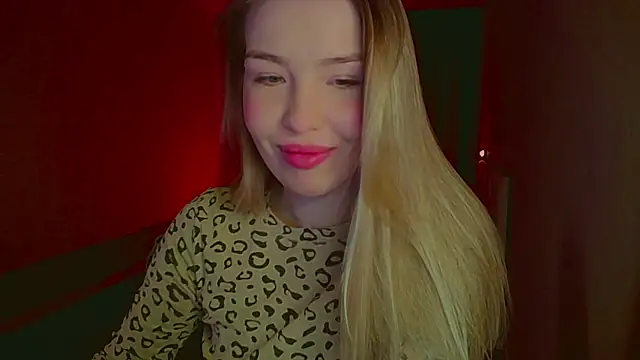 mia raspberrie online show from March 17, 7:15 pm