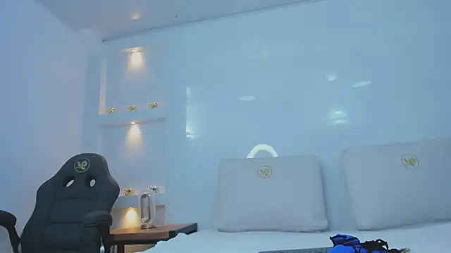 Dalia-Prada online show from March 23, 3:54 am