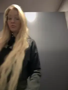 Snapshot of Teya_moon_ chatting on January 6, 11:51 am Teya moon  online show from January 6, 11:51 am