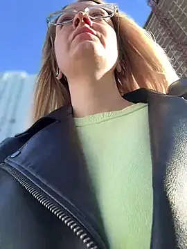 Snapshot of Teya_moon_ chatting on January 8, 11:10 am Teya moon  online show from January 8, 11:10 am