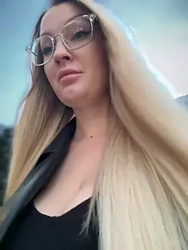 Snapshot of Teya_moon_ chatting on February 15, 2:55 pm Teya moon  online show from February 15, 2:55 pm