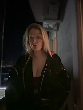 Snapshot of Teya_moon_ chatting on March 6, 2:30 am Teya moon  online show from March 6, 2:30 am