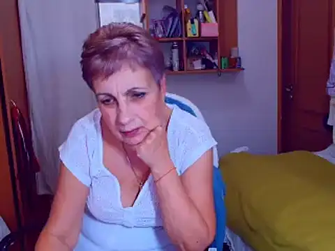 Victoria5643 online show from December 1, 6:52 pm