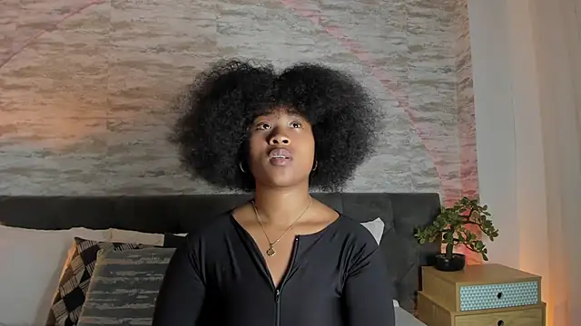 Anneth  M online show from November 25, 7:36 pm