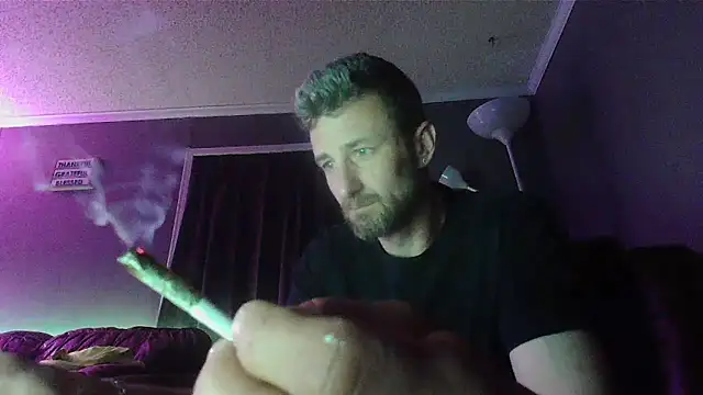 Snapshot of HungStud4You chatting on March 21, 6:38 am HungStud4You online show from March 21, 6:38 am