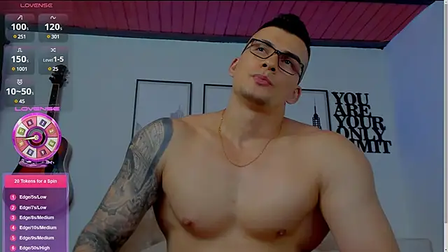 Snapshot of seancarreraa chatting on January 16, 12:02 am seancarreraa online show from January 16, 12:02 am