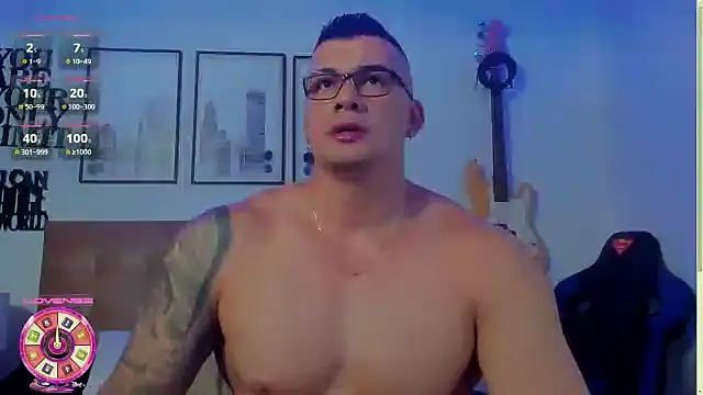 Snapshot of seancarreraa chatting on October 3, 3:14 am seancarreraa online show from October 3, 3:14 am