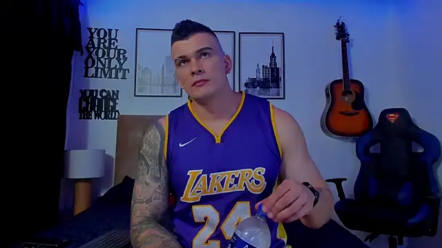 seancarreraa online show from February 6, 12:15 am