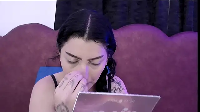 sophy rock online show from April 15, 2:02 pm