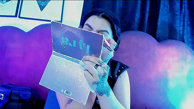 Snapshot of sophy_rock chatting on June 20, 3:59 pm sophy rock online show from June 20, 3:59 pm