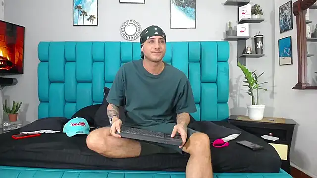 Leon hot X online show from January 30, 1:00 am