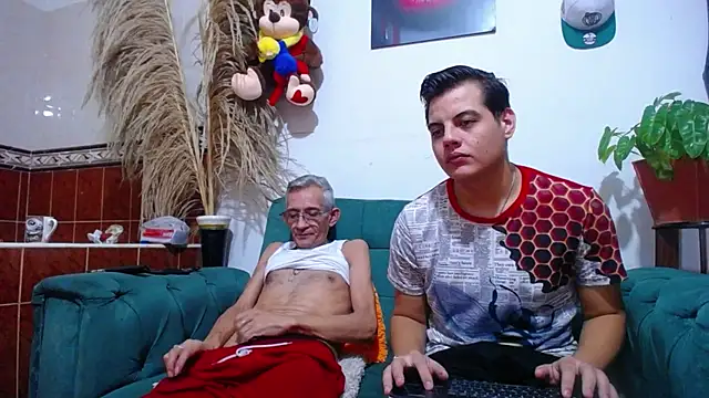 Leon hot X online show from March 1, 7:30 am