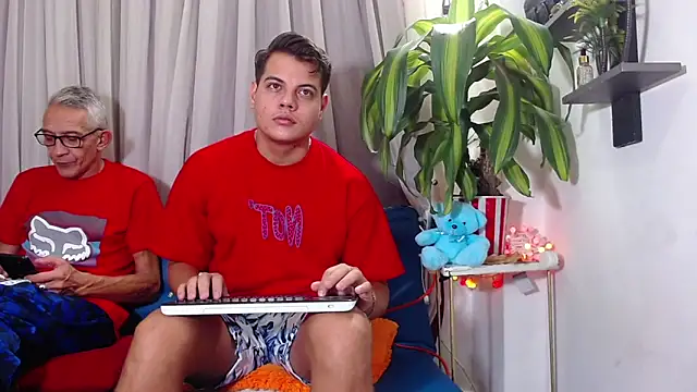 Leon hot X online show from February 26, 7:46 pm