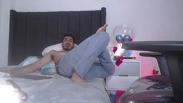 Snapshot of muscle_ares chatting on March 11, 2:51 pm muscle ares online show from March 11, 2:51 pm