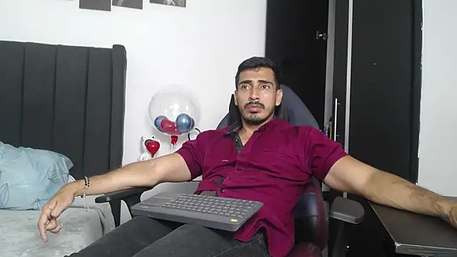 Snapshot of muscle_ares chatting on March 13, 3:50 pm muscle ares online show from March 13, 3:50 pm