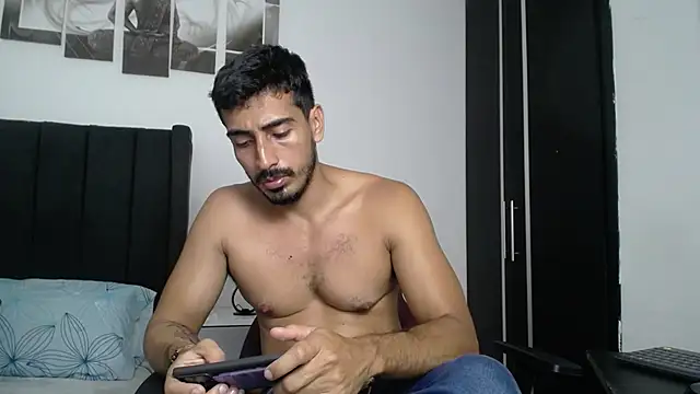 Snapshot of muscle_ares chatting on March 22, 6:36 pm muscle ares online show from March 22, 6:36 pm