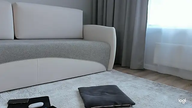 AmelinaLove online show from April 10, 2:17 am