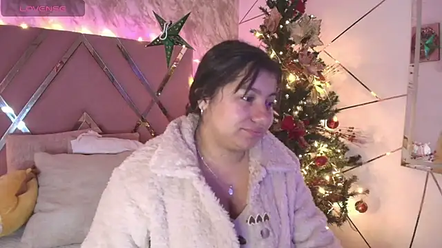 Snapshot of Miaa_Smiith1 chatting on December 27, 11:39 am Miaa Smiith1 online show from December 27, 11:39 am