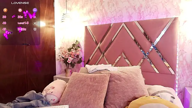 Snapshot of Miaa_Smiith1 chatting on March 1, 3:16 pm Miaa Smiith1 online show from March 1, 3:16 pm