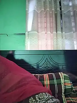 Snapshot of SimaRoy- chatting on June 18, 1:17 am SimaRoy- online show from June 18, 1:17 am