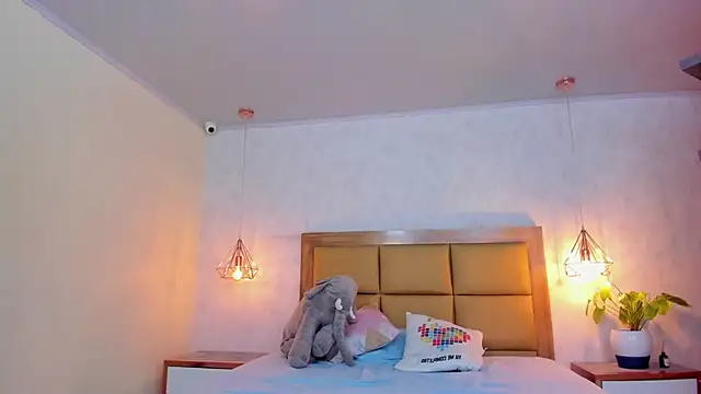 LARSONMIA online show from March 19, 12:12 pm