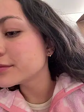 Megan Rodrigo online show from May 28, 1:41 pm