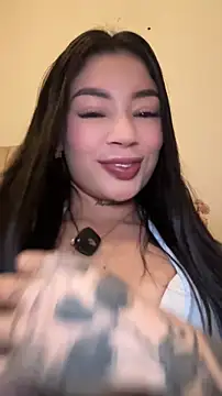 Snapshot of Roxanne_08 chatting on April 15, 9:59 pm Roxanne 08 online show from April 15, 9:59 pm