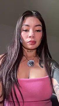 Snapshot of Roxanne_08 chatting on May 5, 6:05 pm Roxanne 08 online show from May 5, 6:05 pm