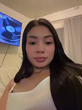 Snapshot of Roxanne_08 chatting on May 29, 1:25 am Roxanne 08 online show from May 29, 1:25 am