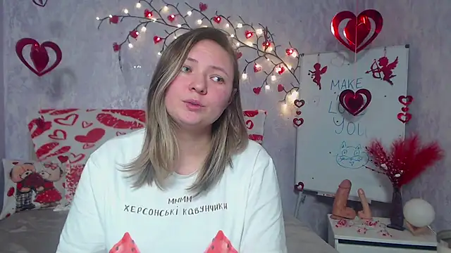 Snapshot of SallyVerda chatting on February 5, 8:24 pm SallyVerda online show from February 5, 8:24 pm