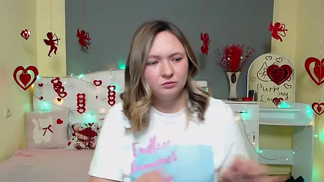 Snapshot of SallyVerda chatting on February 9, 6:45 pm SallyVerda online show from February 9, 6:45 pm